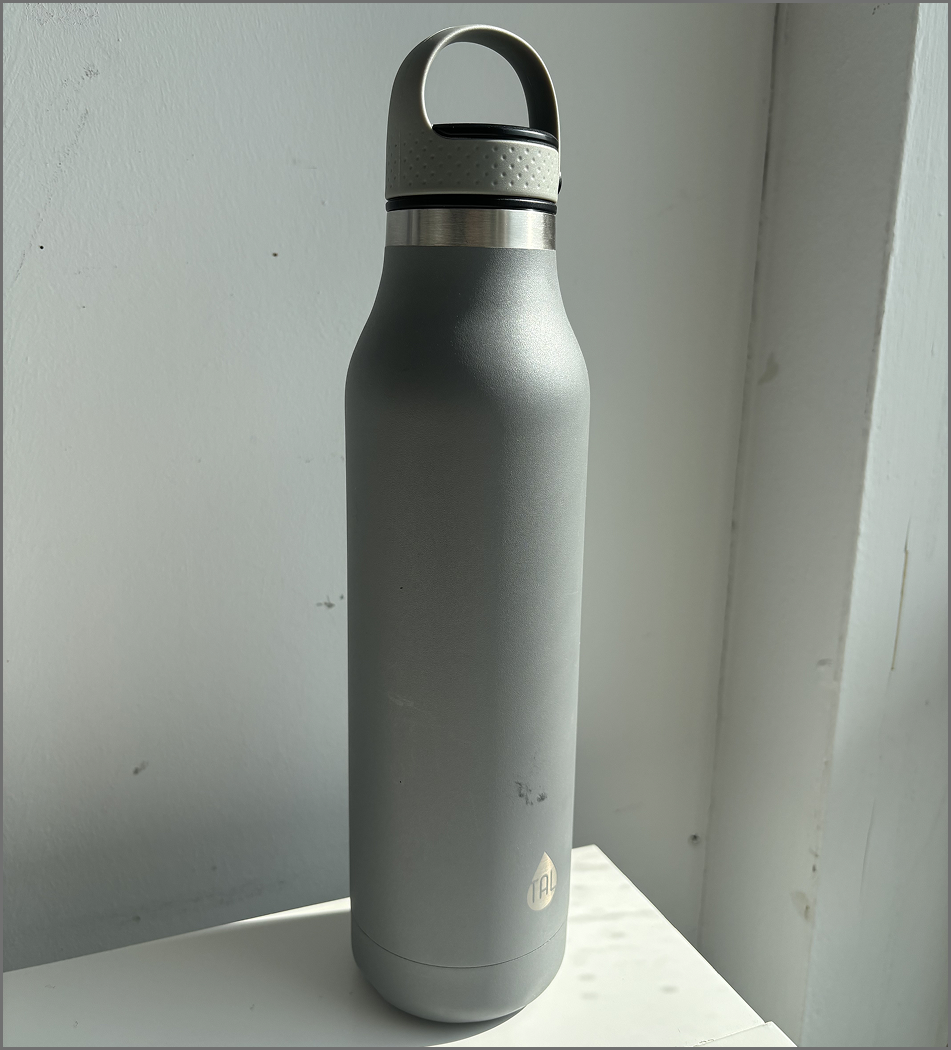 Another image taken of the water bottle